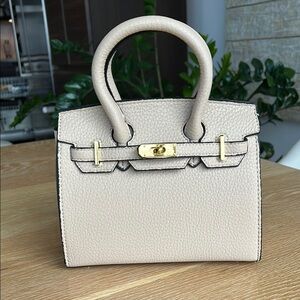 Elegant Cream Handbag